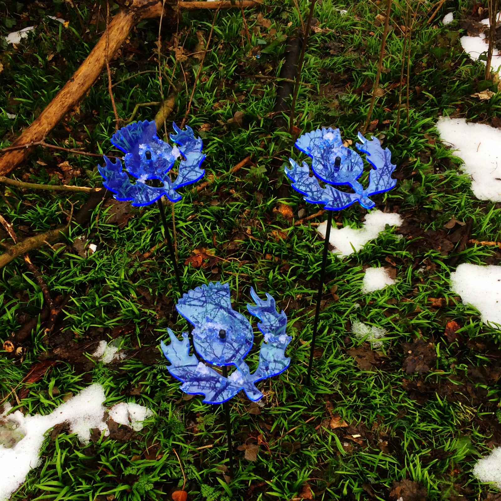 Large Garden Decor Ornaments Set of 3 'Scottish Thistles' - Image 2