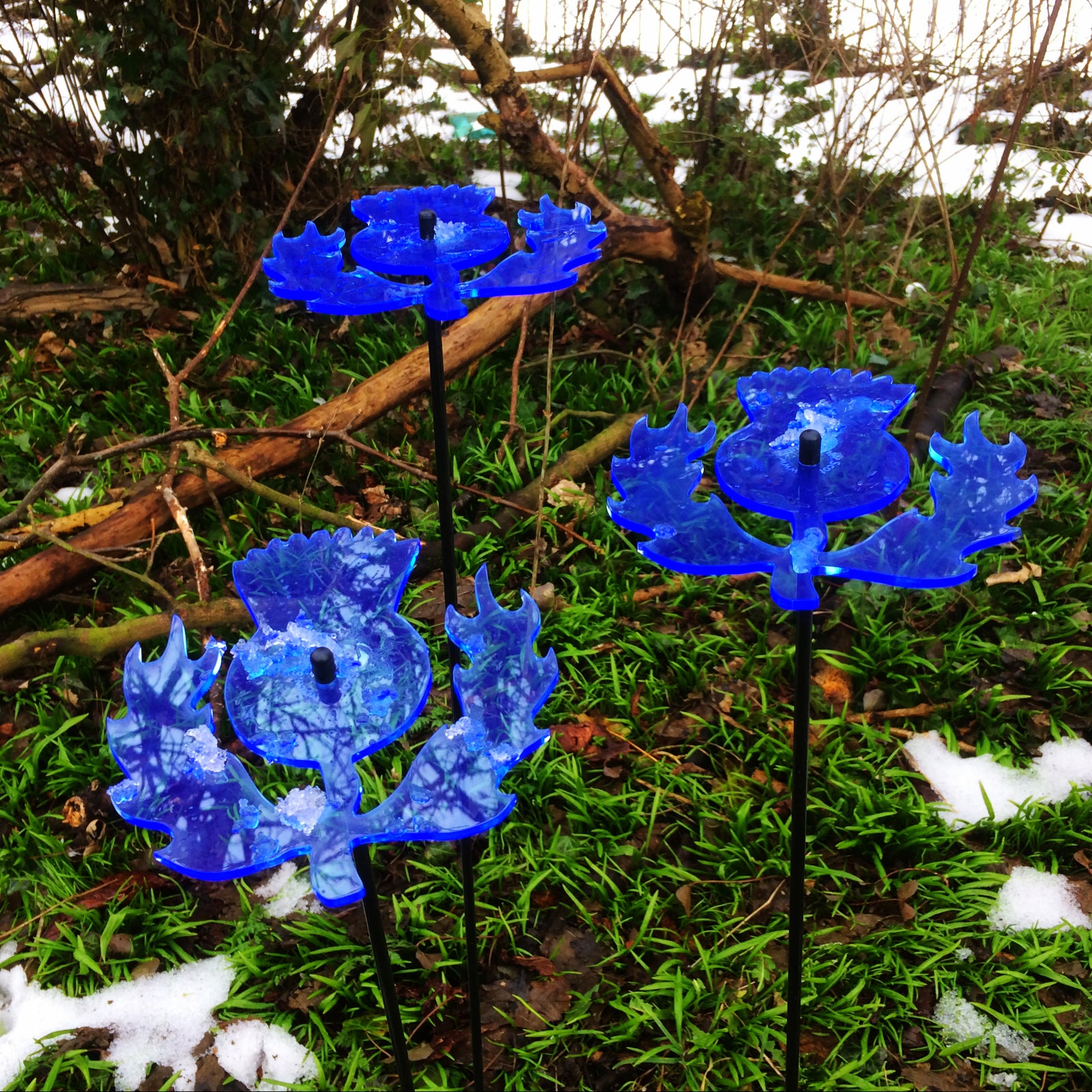 Large Garden Decor Ornaments Set of 3 'Scottish Thistles' - Image 9